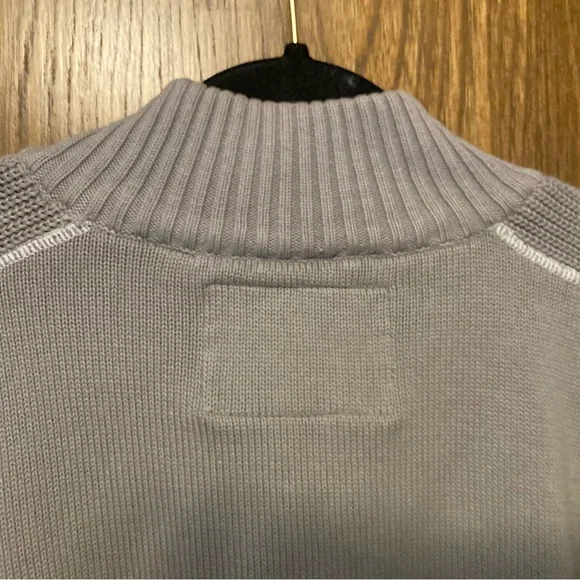 👚(bundle 4 items w/👚for $16) Gray zip up sweater by BKE - Picture 7 of 11